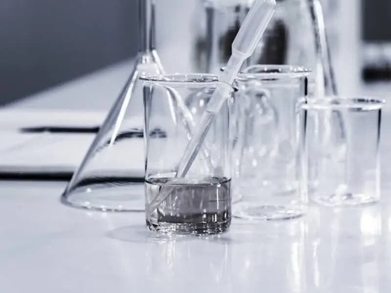 Science experiment in the lab